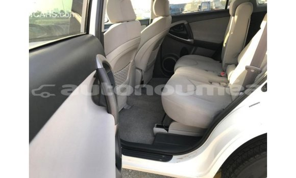 Acheter Import Utilitaire Toyota HiAce Blanc à Import - Dubai, Iles Acheter Import Utilitaire Toyota HiAce Blanc à Import - Dubai, Iles