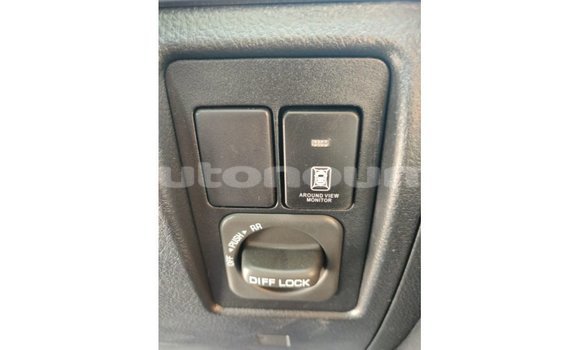 Acheter Import Voiture Toyota Land Cruiser Blanc à Import - Dubai, Iles Acheter Import Voiture Toyota Land Cruiser Blanc à Import - Dubai, Iles