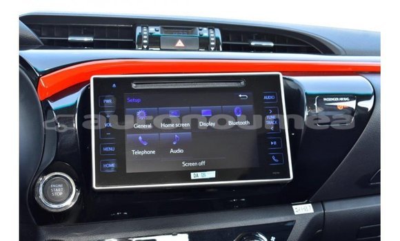 Acheter Import Voiture Toyota Hilux Noir à Import - Dubai, Iles Acheter Import Voiture Toyota Hilux Noir à Import - Dubai, Iles