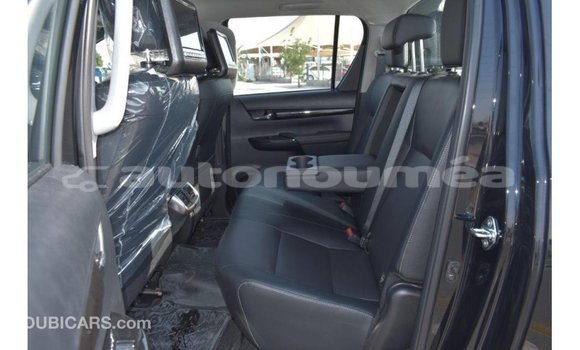 Acheter Import Voiture Toyota Hilux Noir à Import - Dubai, Iles Acheter Import Voiture Toyota Hilux Noir à Import - Dubai, Iles