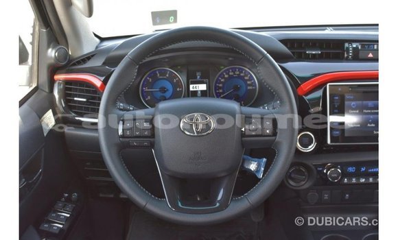 Acheter Import Voiture Toyota Hilux Noir à Import - Dubai, Iles Acheter Import Voiture Toyota Hilux Noir à Import - Dubai, Iles