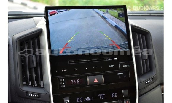 Acheter Import Voiture Toyota Land Cruiser Noir à Import - Dubai, Iles Acheter Import Voiture Toyota Land Cruiser Noir à Import - Dubai, Iles