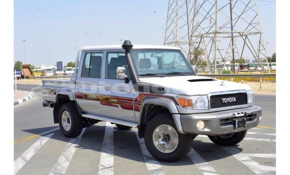 Acheter Import Voiture Toyota Land Cruiser Autre à Import - Dubai, Iles Acheter Import Voiture Toyota Land Cruiser Autre à Import - Dubai, Iles