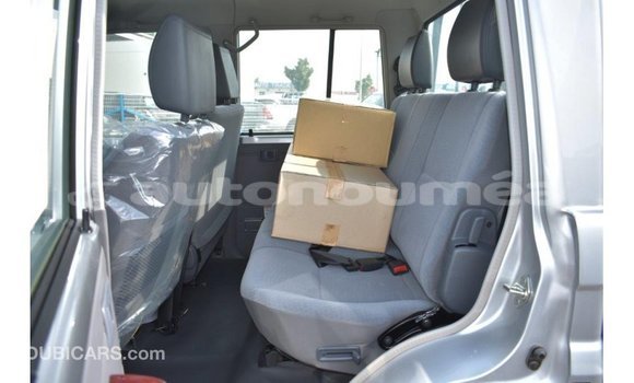 Acheter Import Voiture Toyota Land Cruiser Autre à Import - Dubai, Iles Acheter Import Voiture Toyota Land Cruiser Autre à Import - Dubai, Iles