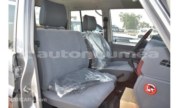 Acheter Import Voiture Toyota Land Cruiser Autre à Import - Dubai, Iles Acheter Import Voiture Toyota Land Cruiser Autre à Import - Dubai, Iles