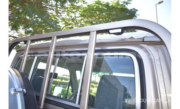 Acheter Import Voiture Toyota Land Cruiser Autre à Import - Dubai, Iles Acheter Import Voiture Toyota Land Cruiser Autre à Import - Dubai, Iles