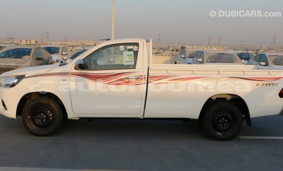 Acheter Import Voiture Toyota Hilux Blanc à Import - Dubai, Iles Acheter Import Voiture Toyota Hilux Blanc à Import - Dubai, Iles