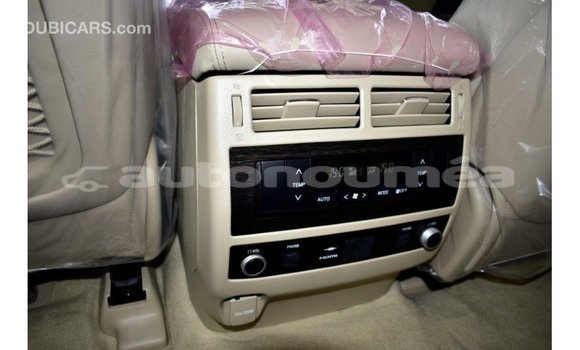 Acheter Import Voiture Toyota Land Cruiser Blanc à Import - Dubai, Iles Acheter Import Voiture Toyota Land Cruiser Blanc à Import - Dubai, Iles