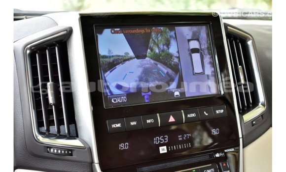 Acheter Import Voiture Toyota Land Cruiser Blanc à Import - Dubai, Iles Acheter Import Voiture Toyota Land Cruiser Blanc à Import - Dubai, Iles