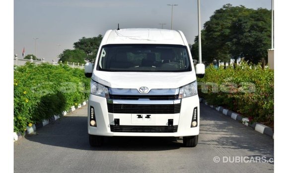 Acheter Import Voiture Toyota Hiace Blanc à Import - Dubai, Iles Acheter Import Voiture Toyota Hiace Blanc à Import - Dubai, Iles