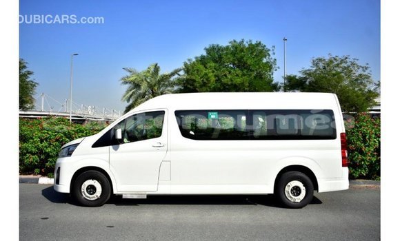 Acheter Import Voiture Toyota Hiace Blanc à Import - Dubai, Iles Acheter Import Voiture Toyota Hiace Blanc à Import - Dubai, Iles