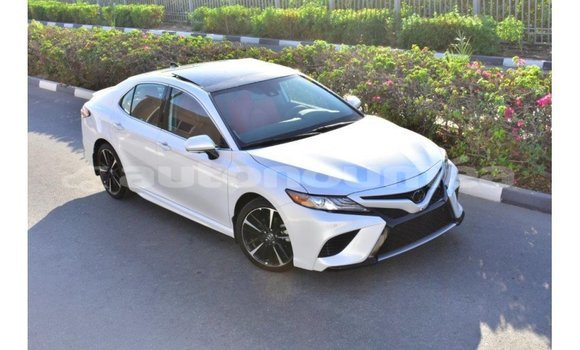 Acheter Import Voiture Toyota Camry Blanc à Import - Dubai, Iles Acheter Import Voiture Toyota Camry Blanc à Import - Dubai, Iles