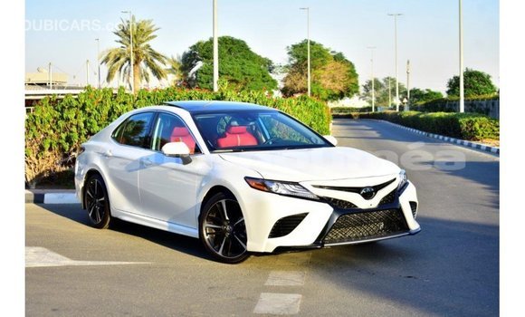 Acheter Import Voiture Toyota Camry Blanc à Import - Dubai, Iles Acheter Import Voiture Toyota Camry Blanc à Import - Dubai, Iles