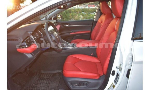Acheter Import Voiture Toyota Camry Blanc à Import - Dubai, Iles Acheter Import Voiture Toyota Camry Blanc à Import - Dubai, Iles