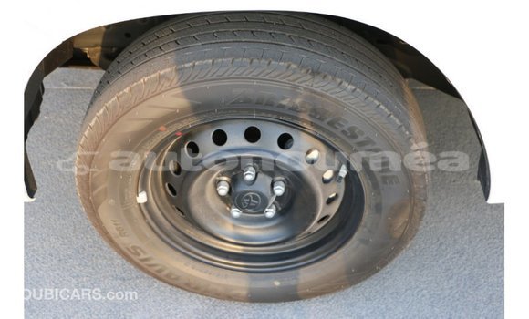 Acheter Import Voiture Toyota Hilux Blanc à Import - Dubai, Iles Acheter Import Voiture Toyota Hilux Blanc à Import - Dubai, Iles
