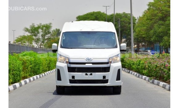 Acheter Import Voiture Toyota Hiace Blanc à Import - Dubai, Iles Acheter Import Voiture Toyota Hiace Blanc à Import - Dubai, Iles