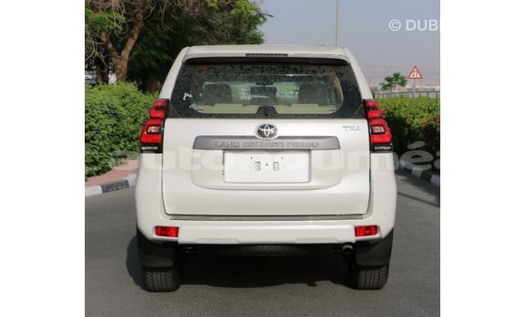 Acheter Import Voiture Toyota Prado Blanc à Import - Dubai, Iles Acheter Import Voiture Toyota Prado Blanc à Import - Dubai, Iles