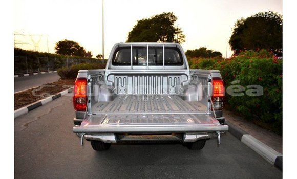 Acheter Import Voiture Toyota Hilux Autre à Import - Dubai, Iles Acheter Import Voiture Toyota Hilux Autre à Import - Dubai, Iles