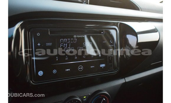 Buy Import Toyota Hilux White Car in Import - Dubai in Iles Buy Import Toyota Hilux White Car in Import - Dubai in Iles