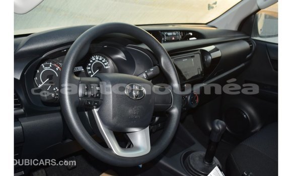 Buy Import Toyota Hilux White Car in Import - Dubai in Iles Buy Import Toyota Hilux White Car in Import - Dubai in Iles