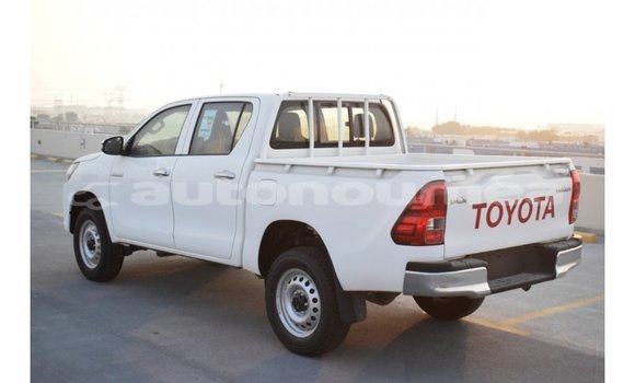 Buy Import Toyota Hilux White Car in Import - Dubai in Iles Buy Import Toyota Hilux White Car in Import - Dubai in Iles