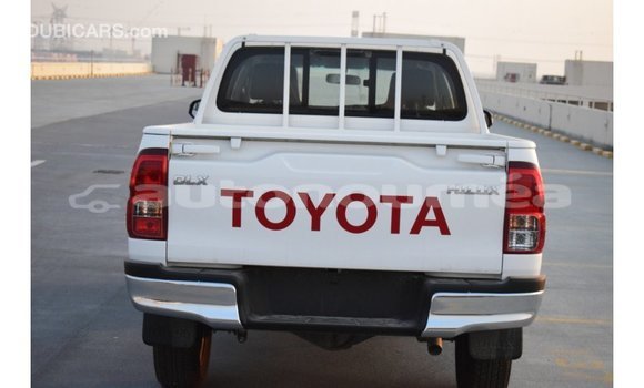 Buy Import Toyota Hilux White Car in Import - Dubai in Iles Buy Import Toyota Hilux White Car in Import - Dubai in Iles
