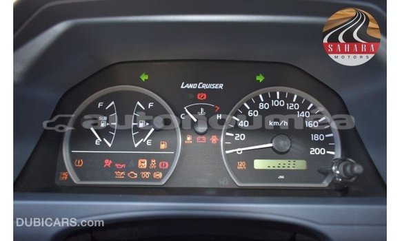 Buy Import Toyota Land Cruiser Red Car in Import - Dubai in Iles Buy Import Toyota Land Cruiser Red Car in Import - Dubai in Iles