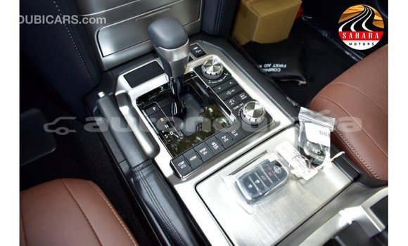 Acheter Import Voiture Toyota Land Cruiser Noir à Import - Dubai, Iles Acheter Import Voiture Toyota Land Cruiser Noir à Import - Dubai, Iles