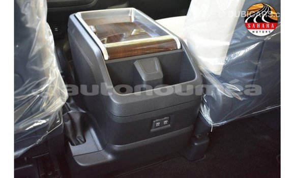 Acheter Import Voiture Toyota Granvia Blanc à Import - Dubai, Iles Acheter Import Voiture Toyota Granvia Blanc à Import - Dubai, Iles