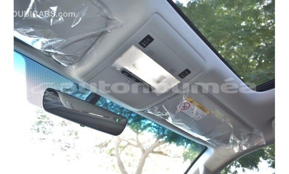 Acheter Import Voiture Toyota Land Cruiser Blanc à Import - Dubai, Iles Acheter Import Voiture Toyota Land Cruiser Blanc à Import - Dubai, Iles