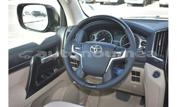 Acheter Import Voiture Toyota Land Cruiser Noir à Import - Dubai, Iles Acheter Import Voiture Toyota Land Cruiser Noir à Import - Dubai, Iles