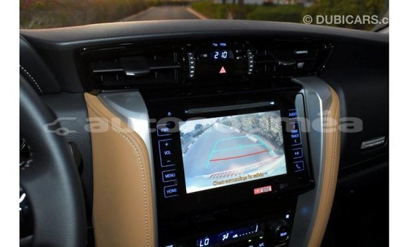 Acheter Import Voiture Toyota Fortuner Autre à Import - Dubai, Iles Acheter Import Voiture Toyota Fortuner Autre à Import - Dubai, Iles