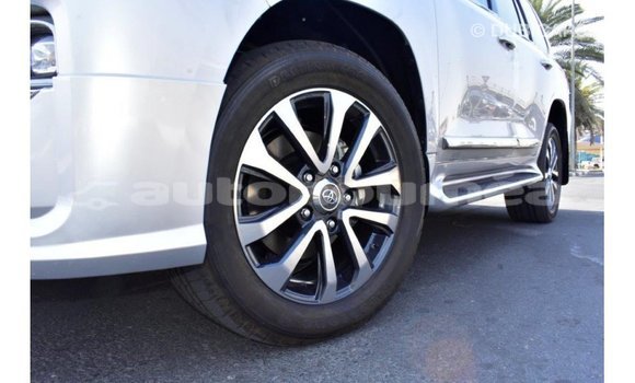 Acheter Import Voiture Toyota Land Cruiser Autre à Import - Dubai, Iles Acheter Import Voiture Toyota Land Cruiser Autre à Import - Dubai, Iles