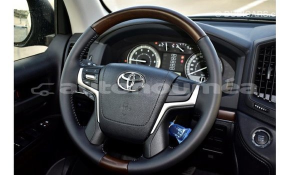 Buy Import Toyota Land Cruiser Black Car in Import - Dubai in Iles Buy Import Toyota Land Cruiser Black Car in Import - Dubai in Iles