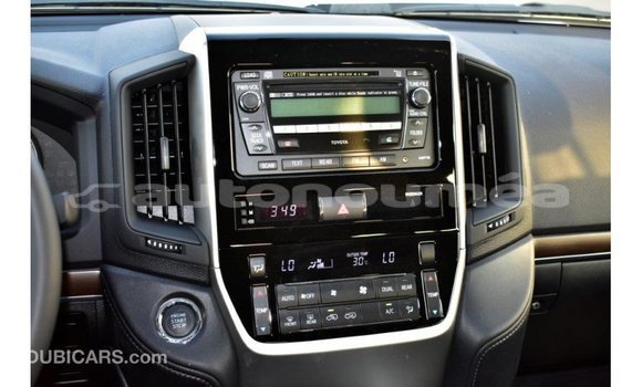 Buy Import Toyota Land Cruiser Black Car in Import - Dubai in Iles Buy Import Toyota Land Cruiser Black Car in Import - Dubai in Iles