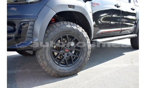 Acheter Import Voiture Toyota Hilux Noir à Import - Dubai, Iles Acheter Import Voiture Toyota Hilux Noir à Import - Dubai, Iles