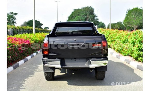 Acheter Import Voiture Toyota Hilux Noir à Import - Dubai, Iles Acheter Import Voiture Toyota Hilux Noir à Import - Dubai, Iles
