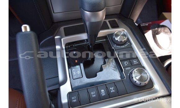 Acheter Import Voiture Toyota Land Cruiser Blanc à Import - Dubai, Iles Acheter Import Voiture Toyota Land Cruiser Blanc à Import - Dubai, Iles