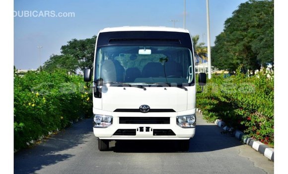 Acheter Import Voiture Toyota Coaster Blanc à Import - Dubai, Iles Acheter Import Voiture Toyota Coaster Blanc à Import - Dubai, Iles