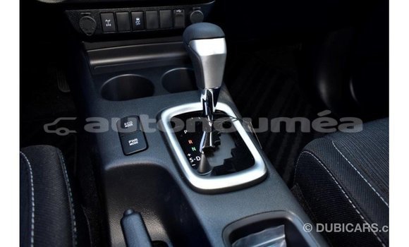 Acheter Import Voiture Toyota Hilux Blanc à Import - Dubai, Iles Acheter Import Voiture Toyota Hilux Blanc à Import - Dubai, Iles