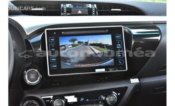 Acheter Import Voiture Toyota Hilux Blanc à Import - Dubai, Iles Acheter Import Voiture Toyota Hilux Blanc à Import - Dubai, Iles