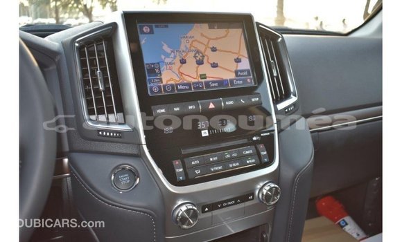 Acheter Import Voiture Toyota Land Cruiser Noir à Import - Dubai, Iles Acheter Import Voiture Toyota Land Cruiser Noir à Import - Dubai, Iles