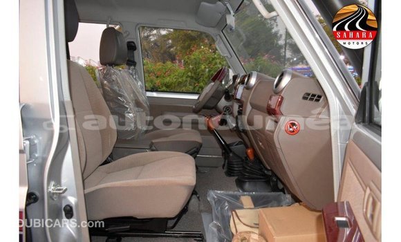 Buy Import Toyota Land Cruiser Other Car in Import - Dubai in Iles Buy Import Toyota Land Cruiser Other Car in Import - Dubai in Iles