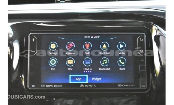 Acheter Import Voiture Toyota Hilux Blanc à Import - Dubai, Iles Acheter Import Voiture Toyota Hilux Blanc à Import - Dubai, Iles