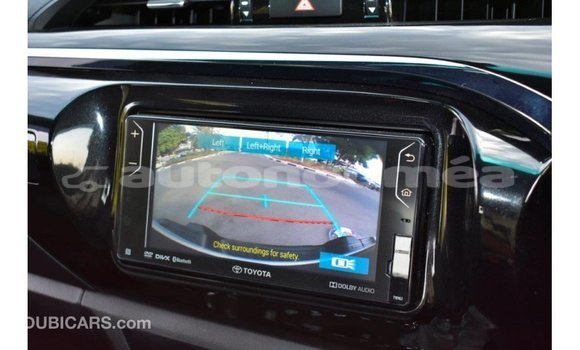 Acheter Import Voiture Toyota Hilux Blanc à Import - Dubai, Iles Acheter Import Voiture Toyota Hilux Blanc à Import - Dubai, Iles