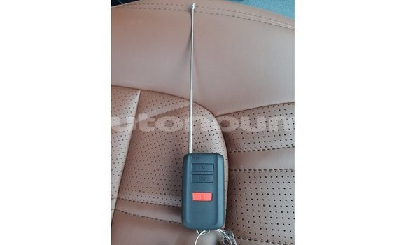 Acheter Import Voiture Toyota Land Cruiser Noir à Import - Dubai, Iles Acheter Import Voiture Toyota Land Cruiser Noir à Import - Dubai, Iles