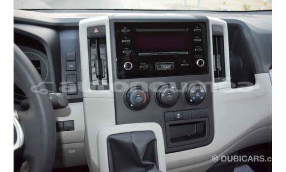 Acheter Import Voiture Toyota Hiace Blanc à Import - Dubai, Iles Acheter Import Voiture Toyota Hiace Blanc à Import - Dubai, Iles