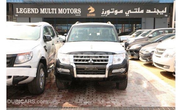 Acheter Import Voiture Mitsubishi Pajero Noir à Import - Dubai, Iles Acheter Import Voiture Mitsubishi Pajero Noir à Import - Dubai, Iles