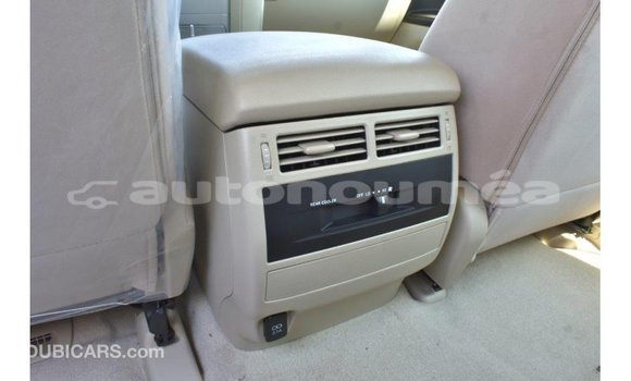 Buy Import Toyota Land Cruiser White Car in Import - Dubai in Iles Buy Import Toyota Land Cruiser White Car in Import - Dubai in Iles