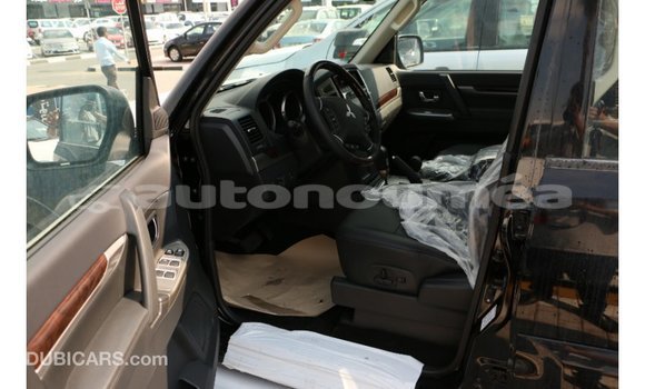 Acheter Import Voiture Mitsubishi Pajero Noir à Import - Dubai, Iles Acheter Import Voiture Mitsubishi Pajero Noir à Import - Dubai, Iles